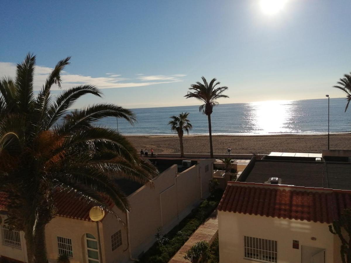 Estudio Frente Al Mar Roquetas de Mar Exterior foto